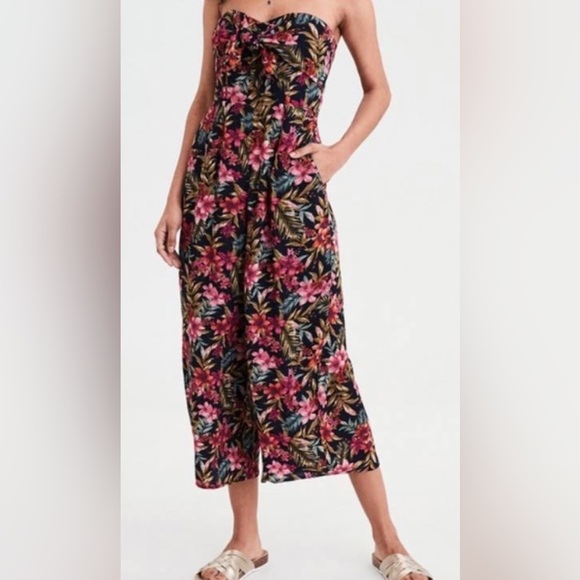 American Eagle Outfitters Pants - American Eagle| Floral Tropical Wide Leg Strapless Jumpsuit, Size XS•••